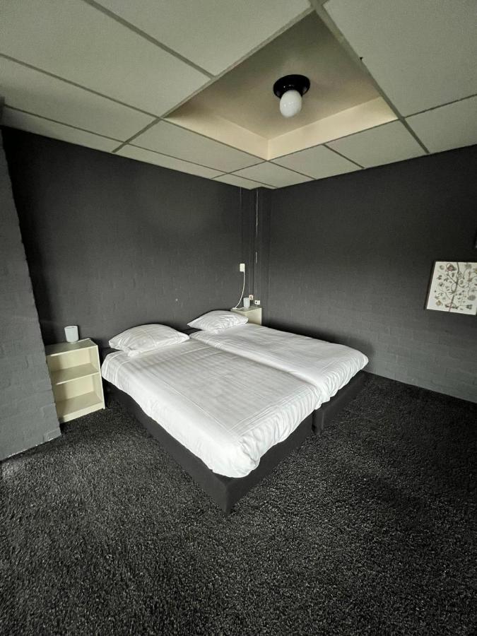 Rogat Hotel De Raket מראה חיצוני תמונה
