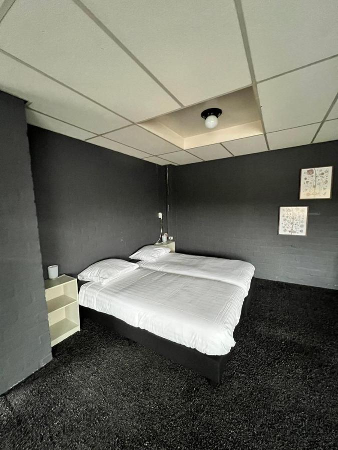 Rogat Hotel De Raket מראה חיצוני תמונה
